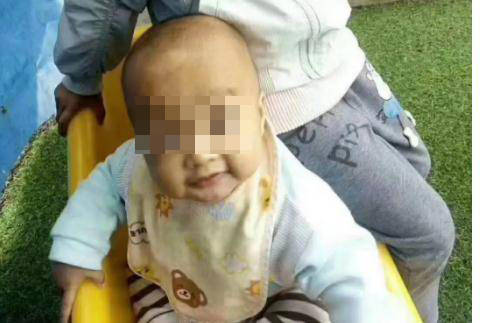 丽江3岁男孩被拐走：事发处无监控，涉事女子穿紫红上衣